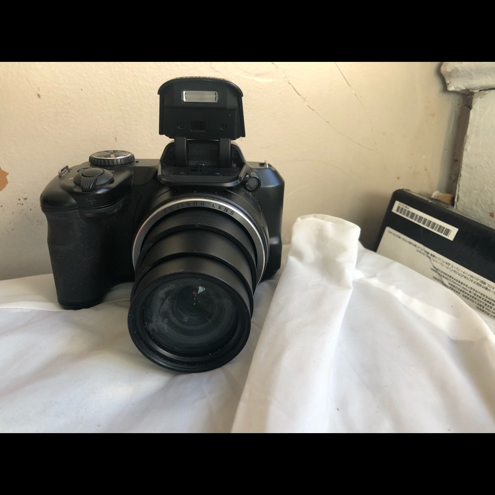 Camera Fuji film camera s8630